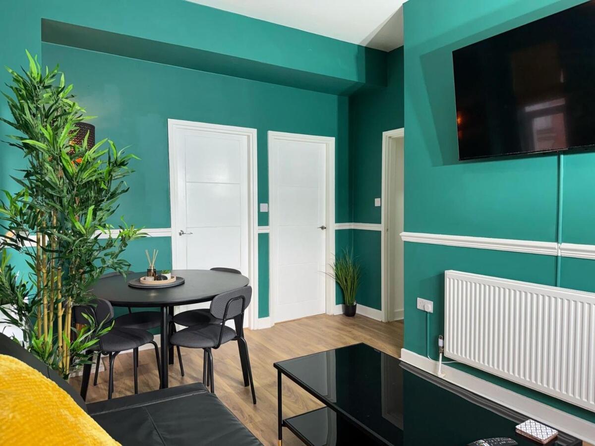 Apartment Spacious Flat Near To Centre *